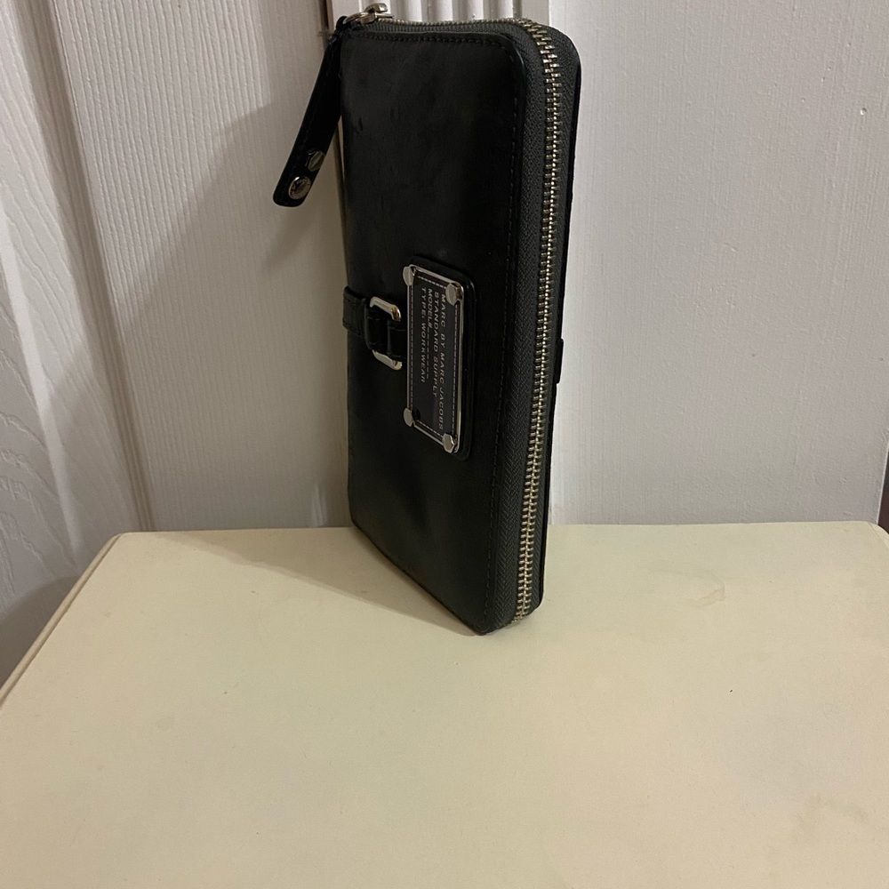 Marc by Marc Jacobs Leather Wallet - Picture 9 of 9